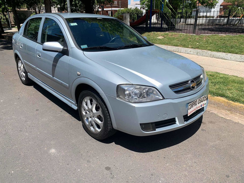 Imagen 3 de 22 de Chevrolet Astra 2011 2.0 Gls