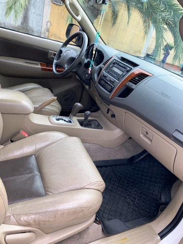 Imagen 12 de 18 de Toyota Fortuner 4x4