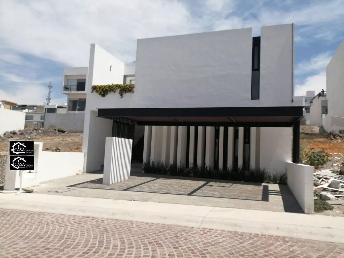 En Venta Residencia En Lomas De Juriquilla, Doble Altura, Ct