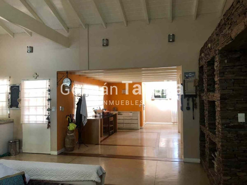 Imagen 24 de 30 de Venta Casa 4 Amb. C/ Pileta, Fogón Y Parrilla Villa Udaondo