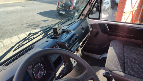 Volkswagen 8-160 Modelo 2013 Com Cesto Aéreo Linha Viva
