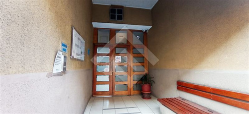 Departamento En Venta De 2 Dorm. En Santiago