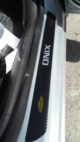 Cubre Zócalos Adhesivos Chevrolet Onix ¡promo+sticker Light!