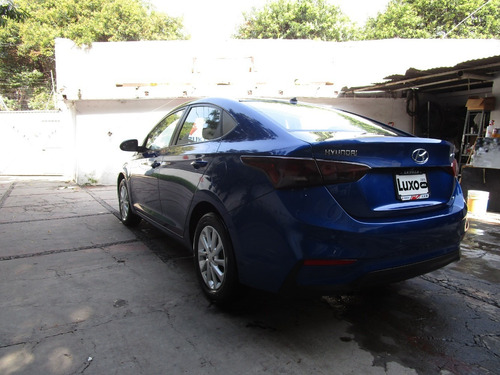 Imagen 13 de 15 de Hyundai Accent 4p Gl Mid 1.6l,tm6,a/ac.,ve,ra15