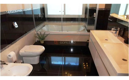 Casa En Venta Y Alquiler En Punta Del Este, Próximo A Shopping