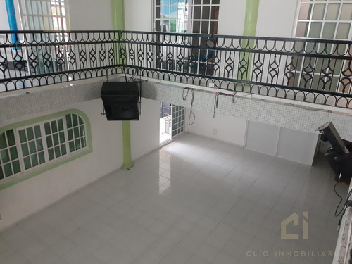 Edificio En Venta En Esquina Con Salones Para Eventos Diversos Y Oficinas Todo Climatizado