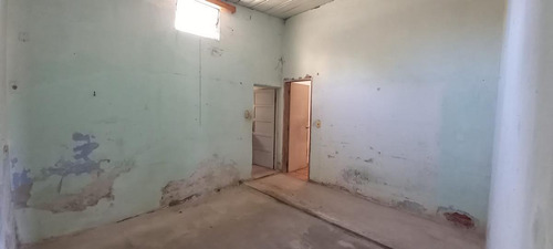 Imagen 4 de 17 de Casa Grande De 4 Dormitorios A Reciclar En Unión