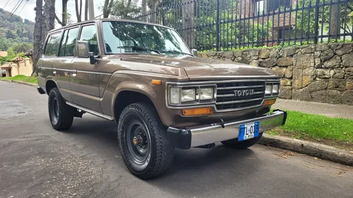 Toyota Land Cruiser Fj62 Versión Gx
