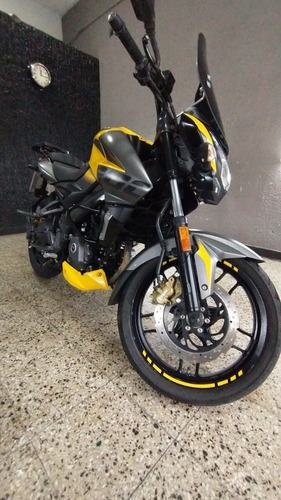 Bajaj Ns200 C/ Parabrisa + Baul + Pirelli Diablo Rosso