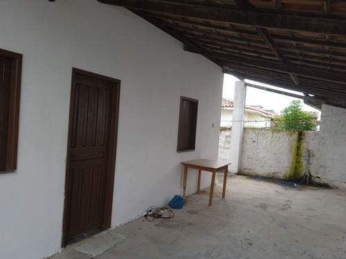Casa Dois Quartos Amplos,sala Banheiro,cozinha,garagem Três