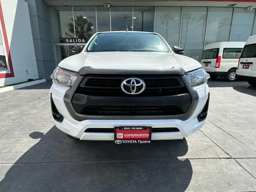 Toyota Hilux 2.7 Cabina Doble Sr Mt