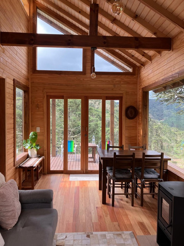 Super Oportunidade! Terreno E Cabana No Meio Da Natureza, Floresta, Lagos E Cachoeiras Com Vistas Espectaculares!