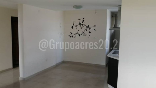 Imagen 5 de 16 de Se Vende Bello Town House En La Urb. Guarda Bosques 3. Municipio Carrizal. Edo. Miranda. Yc
