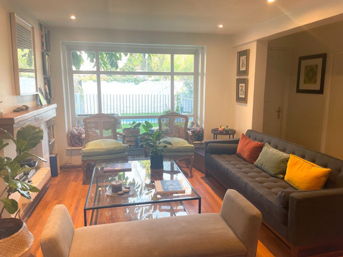 Linda Casa En Muy Buena Ubicación. 3 Dorm + 2 Baños + Serv