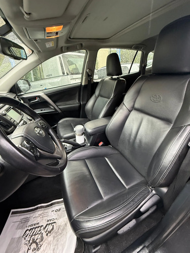 Toyota RAV4 Street