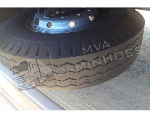 Imagem 11 de 13 de Caminhão Mercedes L1620 - 6x2