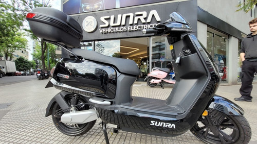 Imagen 4 de 25 de Moto Eléctrica Robot S /porta Equipaje Y Baúl De Regalo / A