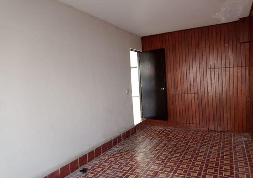 Amplia Casa De 2 Niveles En La México 2a Sección Nezahualcoyotl Adr