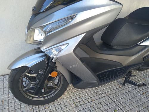 Kymco X Town 250 Xtown Excelente Estado En Brm !!!