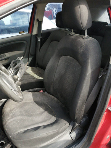 Imagen 9 de 10 de Fiat Punto Estándar Por Partes