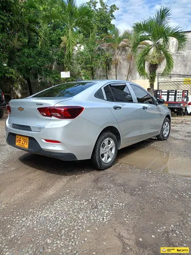 Chevrolet Onix lt