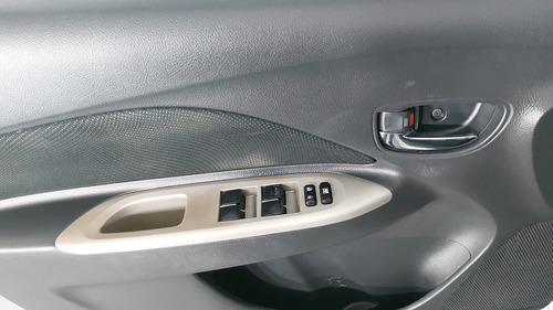Toyota Yaris 1.5 SEDAN PREMIUM MT