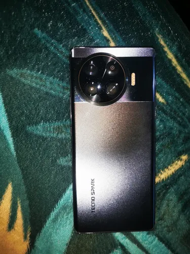Tecno Spark 20 Pro Plus (Usado)