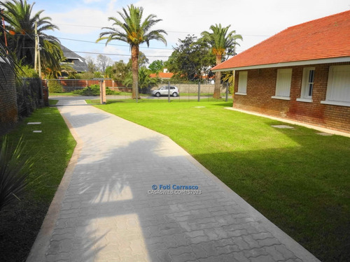 Imagen 15 de 15 de Importante Y Moderna Residencia A Estrenar