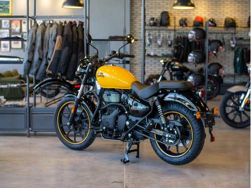 Imagen 21 de 25 de Royal Enfield Meteor Fireball Amarilla Reserva Hoy
