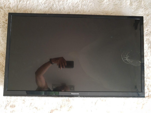 Tv Panasonic Lcd 32 Tc-l32b6b Tela Quebrada P/retirar Peças