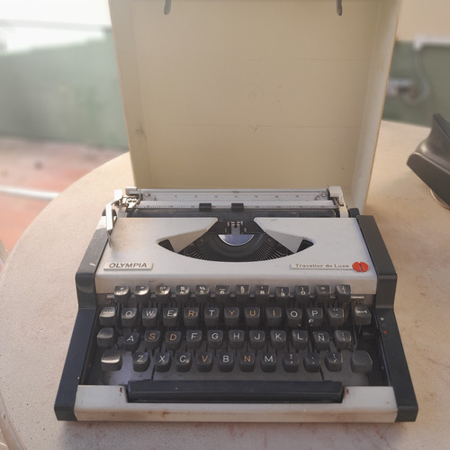 Máquina Escribir Olympia Portátil Tipo Maletín Vintage