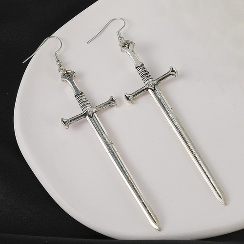 Nuevo Pendientes Espada Pendientes Góticos Joyería Regalos