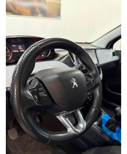 Peugeot 208 1.5 ALLURE 8V FLEX 4P MANUAL