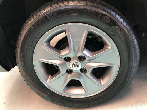 Renault Logan 1.6 Dynamique 8v Flex 4p Manual