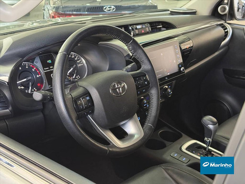Toyota Hilux 2.8 D-4D TURBO DIESEL CD SRX 4X4 AUTOMÁTICO