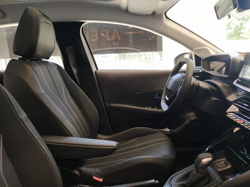 Imagen 6 de 8 de Peugeot 208 Feline Tiptronic