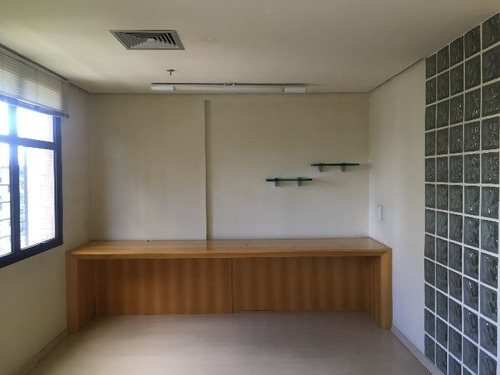 Imagem 1 de 9 de Sala Comercial À Venda Na Rua Dos Três Irmãos, Vila Progredior, São Paulo - Sp - Liv-10486
