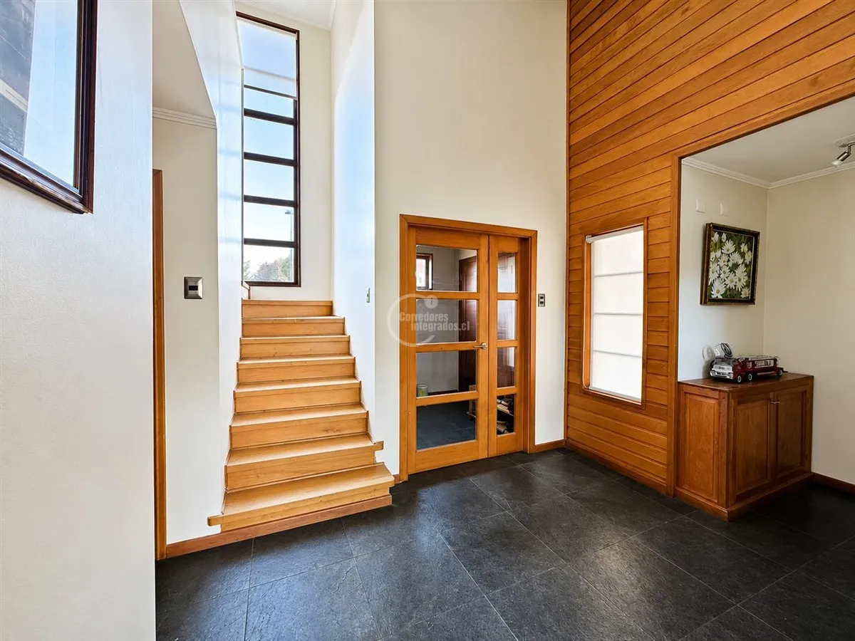 Imagen 1 de 10 de Casa En Venta De 5 Dorm. En Puerto Varas
