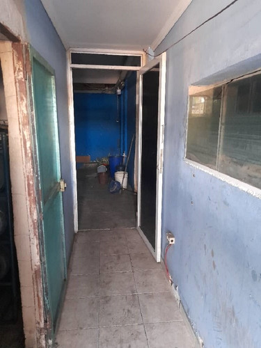 Imagen 7 de 9 de Local En Valencia, Licencia De Licores, 18 Habitac. Oferta