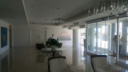 Apartamento En Mansa, 3 Dormitorios *- Ref: 4801