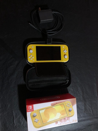 Nintendo Switch Lite Amarilla+ Funda+ 64 Gb Extra