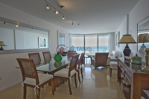 Imagen 10 de 26 de Apartamento Con 3 Dormitorios Más Dependencia En Alquiler Temporada - Punta Del Este Brava
