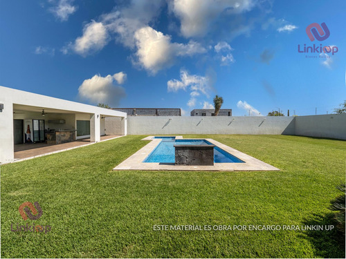 Quinta - Casa Con Alberca Y Papala En Venta Portal De Zuazua En Zona Portal Del Norte