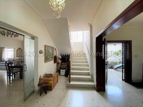 Casa En Venta En La Florida Caracas 2 Niveles Terraza Vista Al Avila