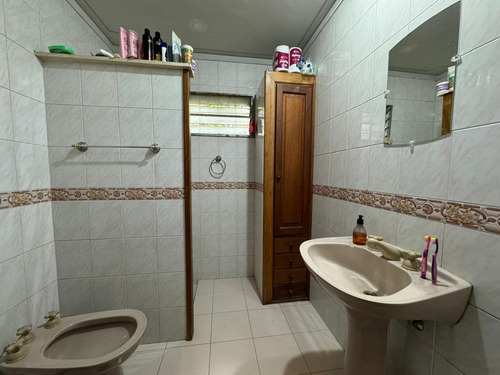 Casa En Venta En Rafael Calzada