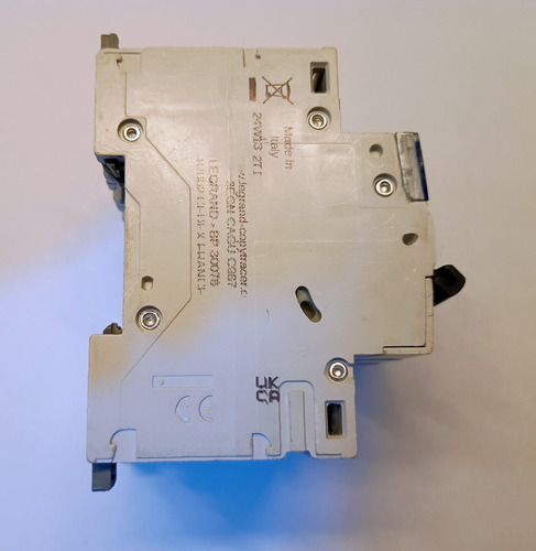Interruptor Automatico 4p 20a Curva C 16ka Ref 409337 Legran