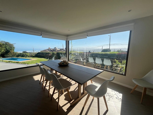 Casa En Venta De 4 Dorm. En Santo Domingo