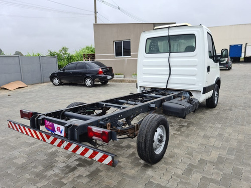 Iveco Daily 35s14 Ano 2013 Chassis Não E Sprinter Fassitruck