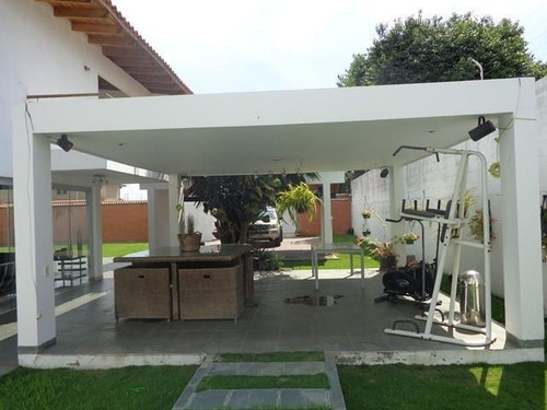 Imagen 25 de 26 de Espectacular Casa En Venta En Santa Elena, Totalmente Remodelada, Piso De Porcelanato, Diferentes Ambientes Y Espacios, Areas Recreativas Y Verdes, Inf. 0424-5337900, Cod. 22-17104, Nds 25