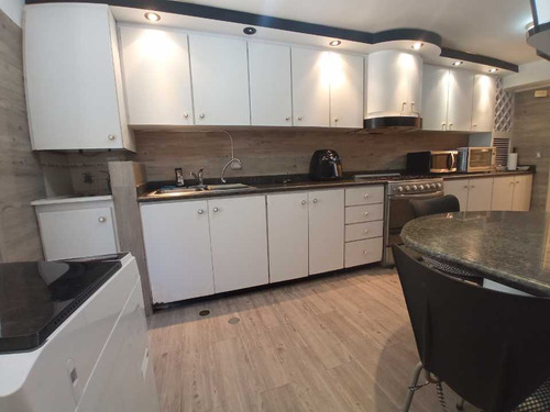 Imagen 10 de 26 de Se Vende Lindo Apartamento Actualizado 124 M² 3hab+serv/3b/2p El Cigarral